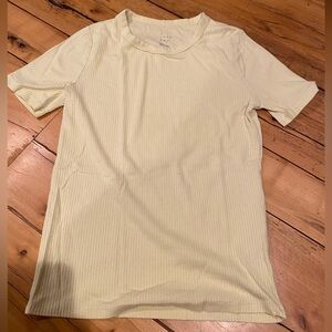 Light yellow ribbed short sleeve shirt